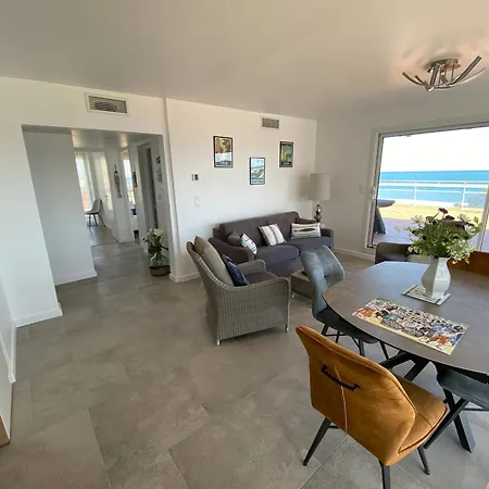 Renove Face Avec Terrasse Geante Et Parking - Fr-1-837-25 *
